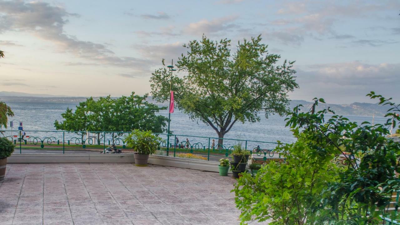Le Baron Lägenhet Évian-les-Bains Exteriör bild